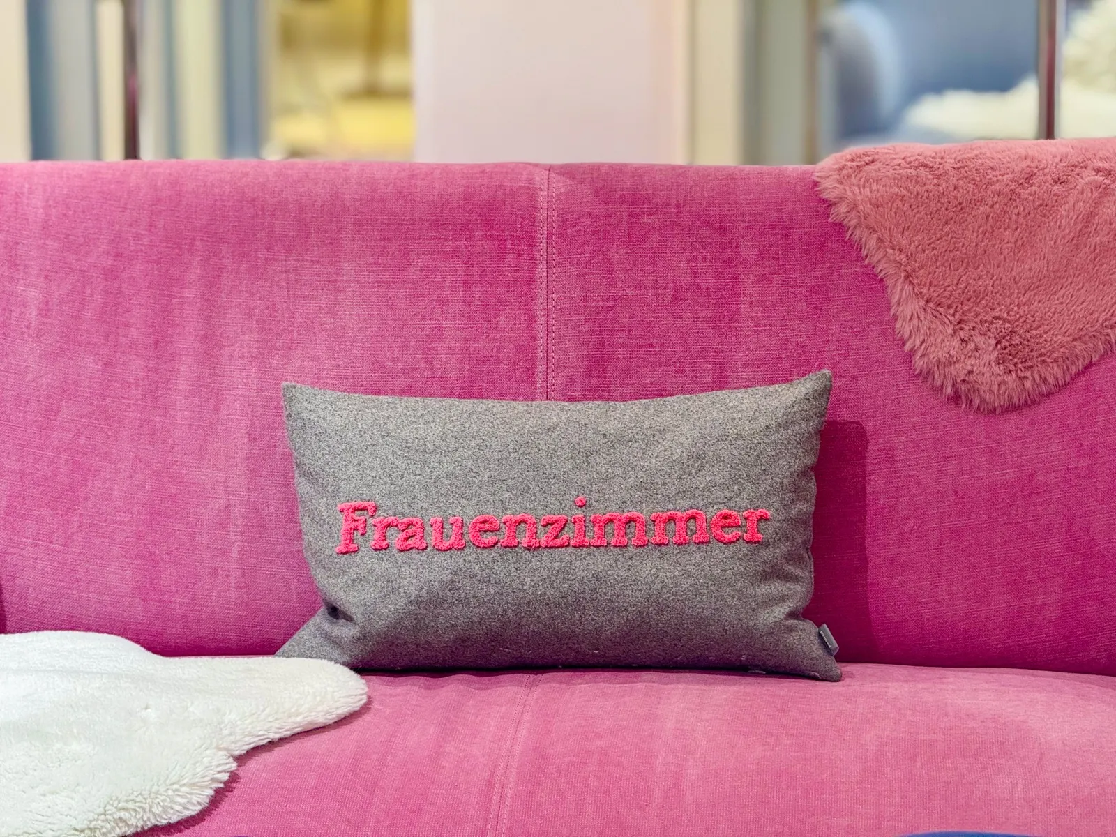 FRAUENZIMMER boutique — view of the showroom with curated labels